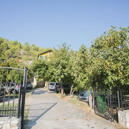 Apartment Apartments Dino Formenti Skradin